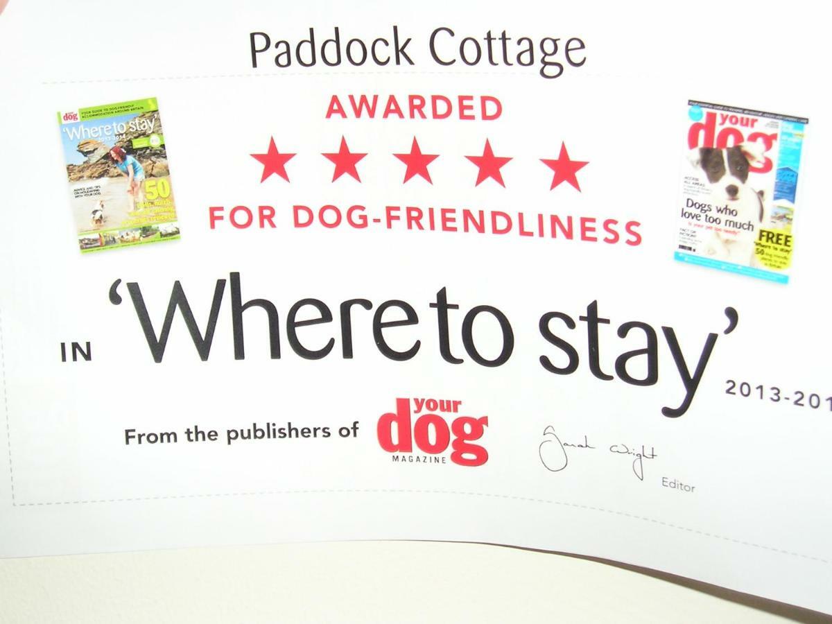 Award Winning Pet Friendly Paddock Cottage วิทบี ภายนอก รูปภาพ